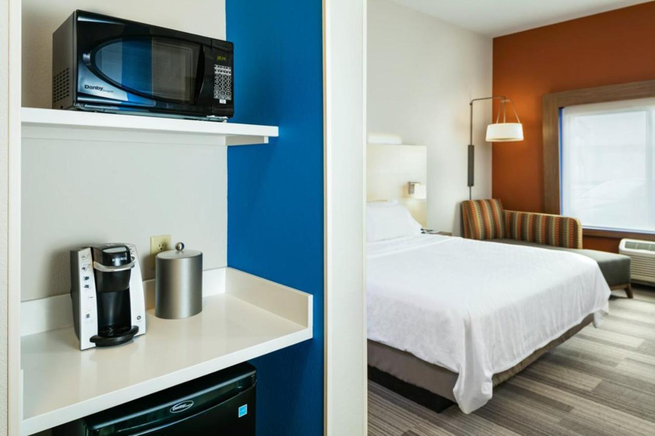 Holiday Inn Express & Suites - Medford By Ihg Kültér fotó