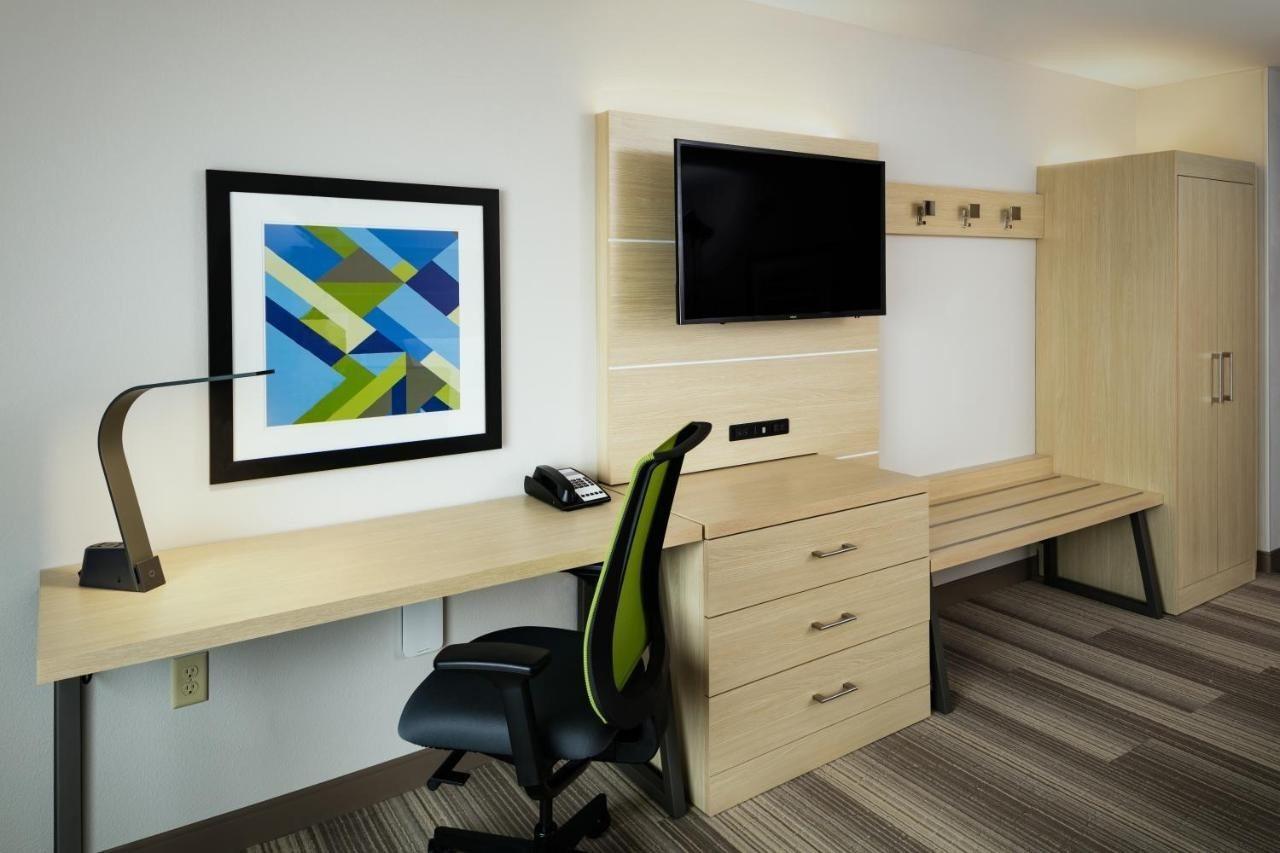 Holiday Inn Express & Suites - Medford By Ihg Kültér fotó